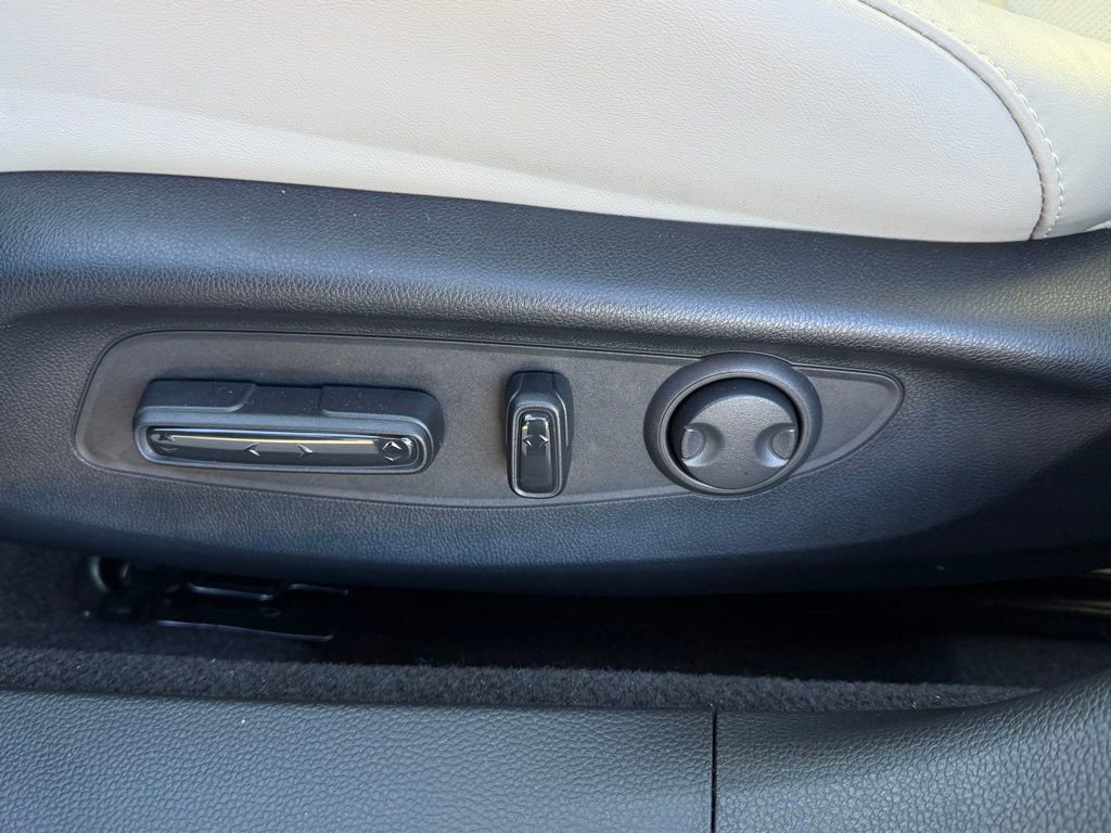 Certified 2025 Honda Accord Touring image 28