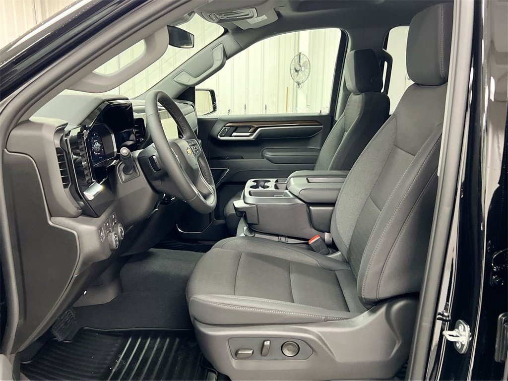 New 2026 Chevrolet Silverado 1500 LT image 18