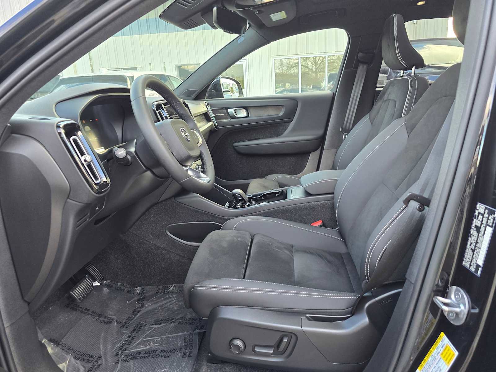 Used 2023 Volvo XC40 Recharge Ultimate w/ Protection Package Premier image 20