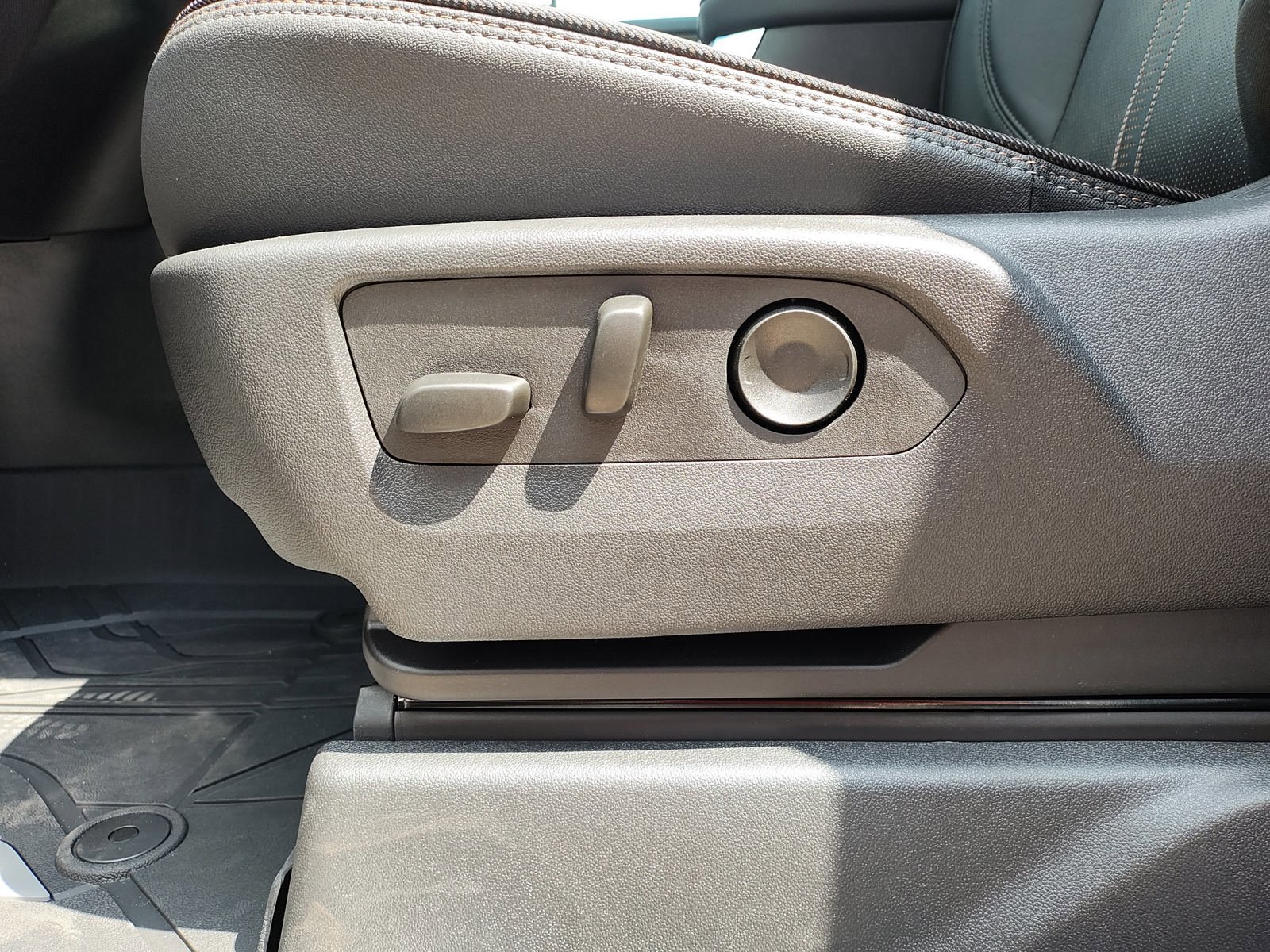 New 2025 Chevrolet Silverado 3500 High Country w/ High Country Premium Package image 9
