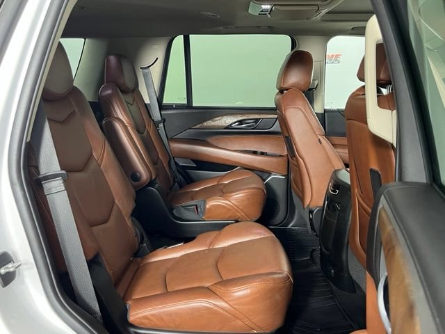 Used 2018 Cadillac Escalade Luxury AWD/4WD image 34