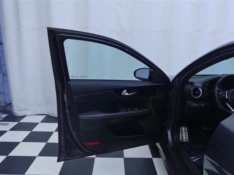 Used 2024 Kia Forte GT-Line w/ GT-Line Premium Package FWD image 24