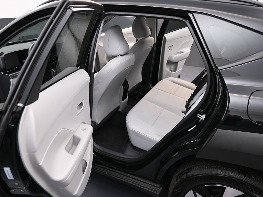 Certified 2025 Hyundai Kona SEL image 11