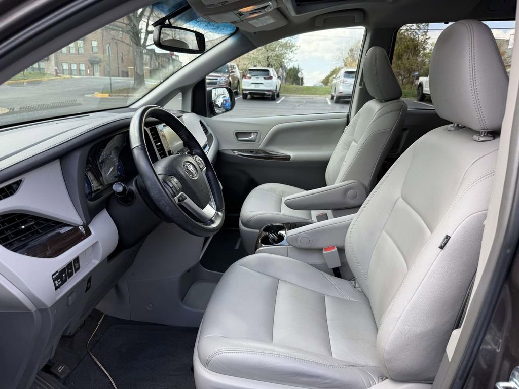 Used 2016 Toyota Sienna XLE w/ XLE Navigation Package image 13