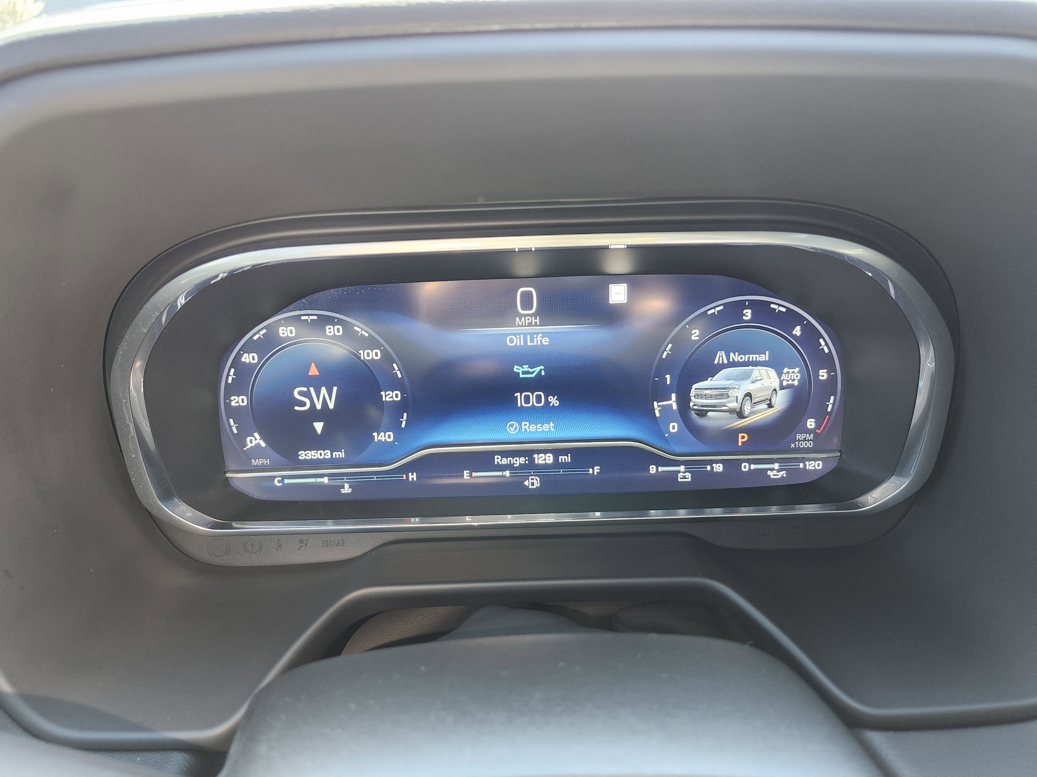 Used 2023 Chevrolet Suburban Z71 w/ Luxury Package image 34