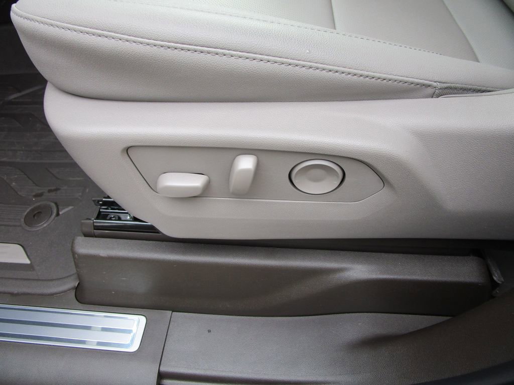 New 2026 GMC Sierra 1500 SLT w/ SLT Premium Plus Package image 30