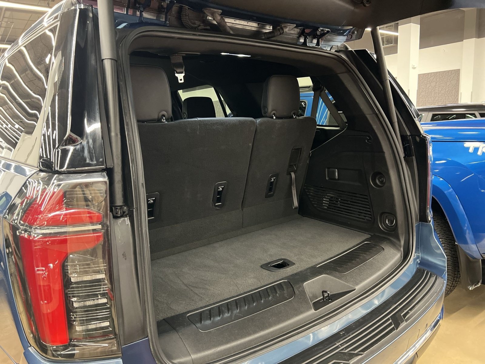 Used 2025 Chevrolet Tahoe LT AWD/4WD image 22