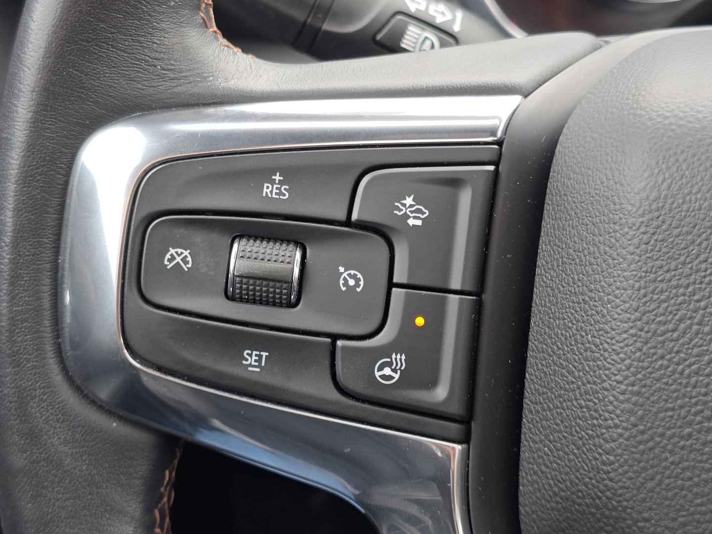 Used 2022 Chevrolet Blazer Premier w/ Enhanced Convenience Package image 16