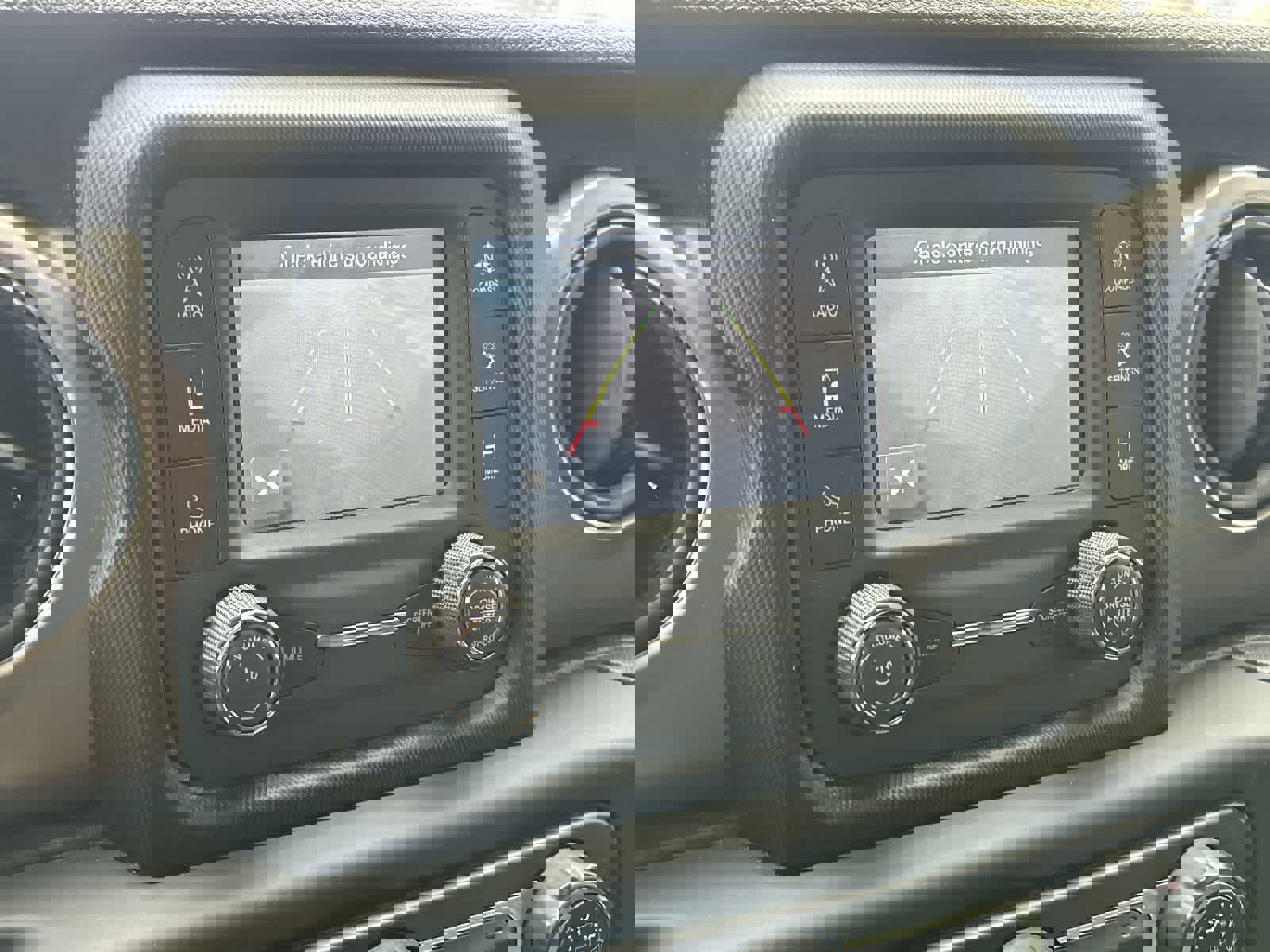 Used 2018 Jeep Wrangler Unlimited Sport image 19