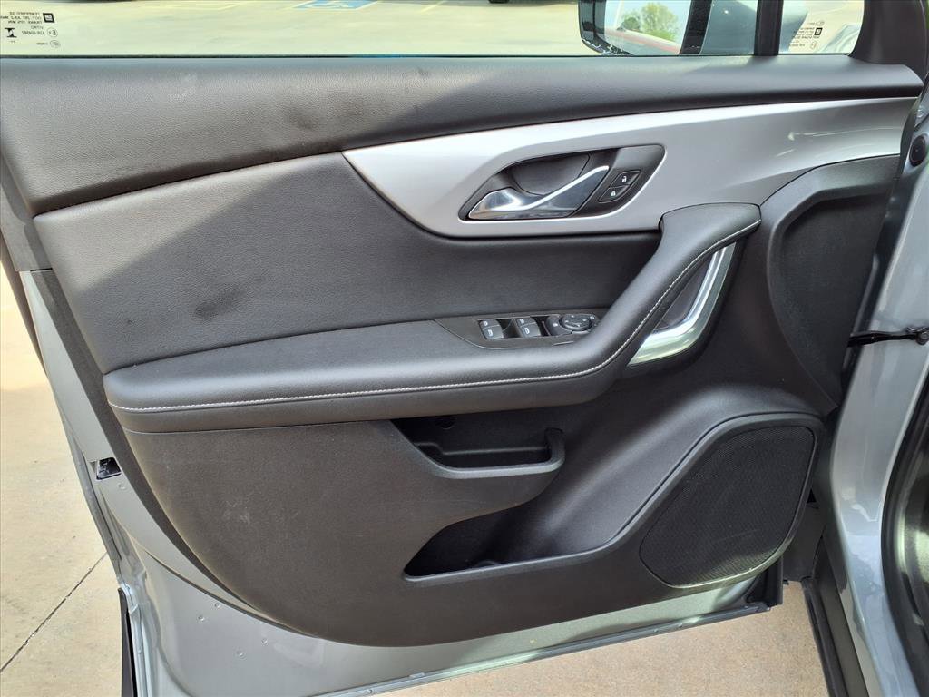 Used 2025 Chevrolet Blazer LT AWD/4WD image 16