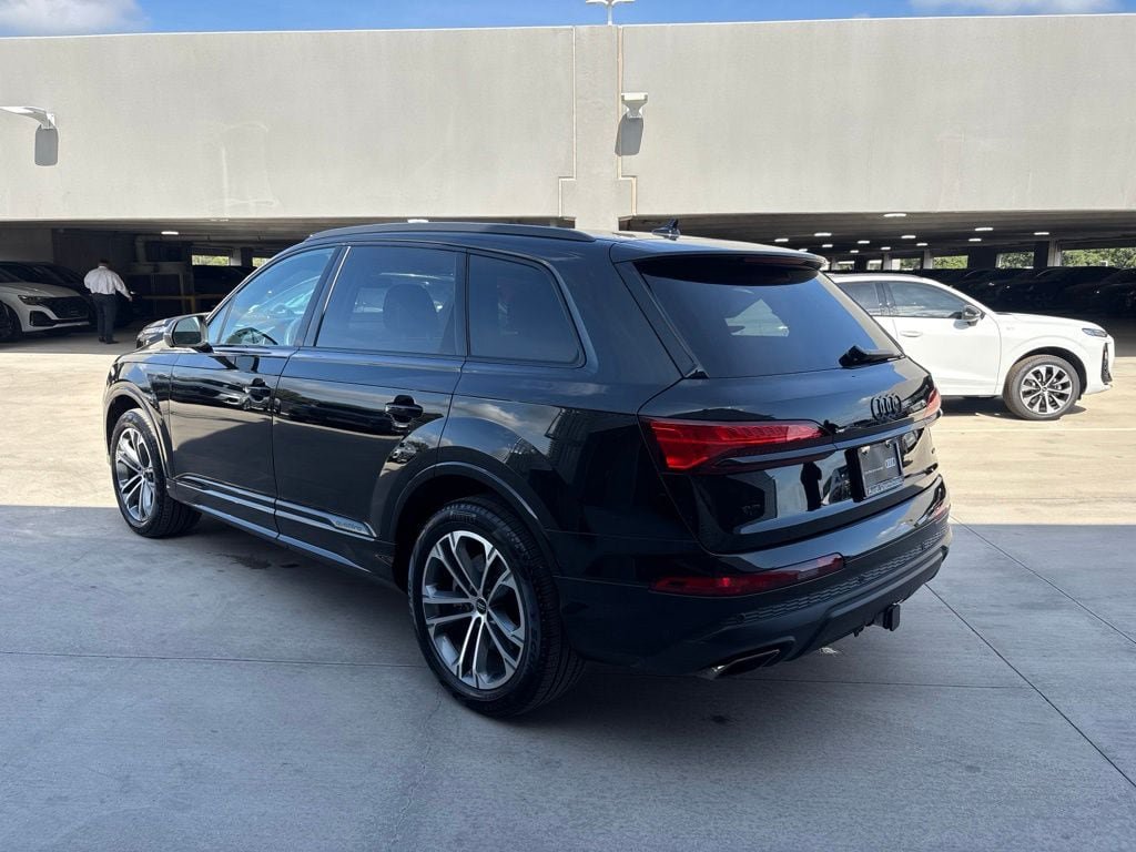 Certified 2026 Audi Q7 3.0T Premium w/ Convenience Plus Package AWD/4WD image 8