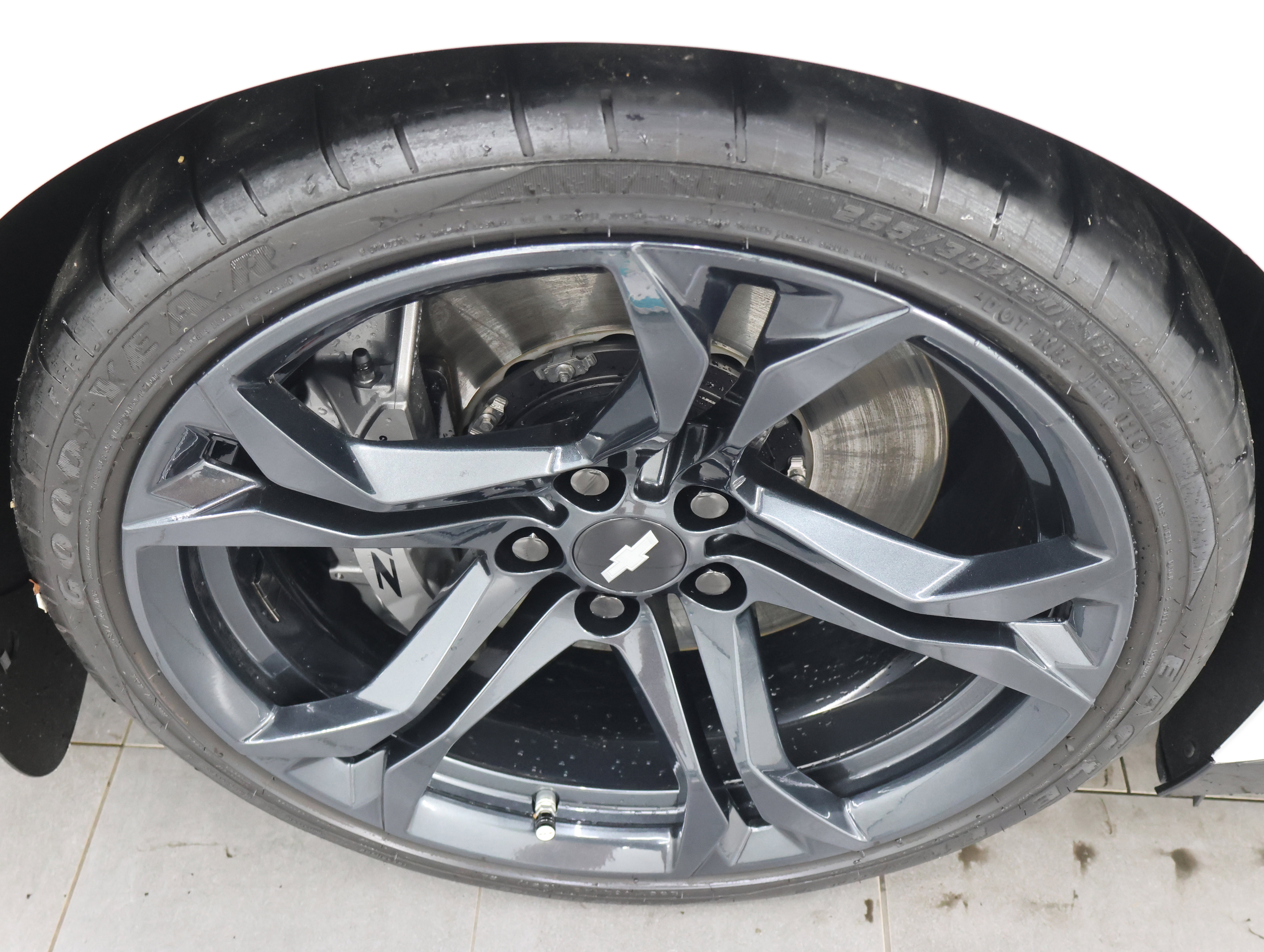 Used 2018 Chevrolet Camaro ZL1 RWD image 3