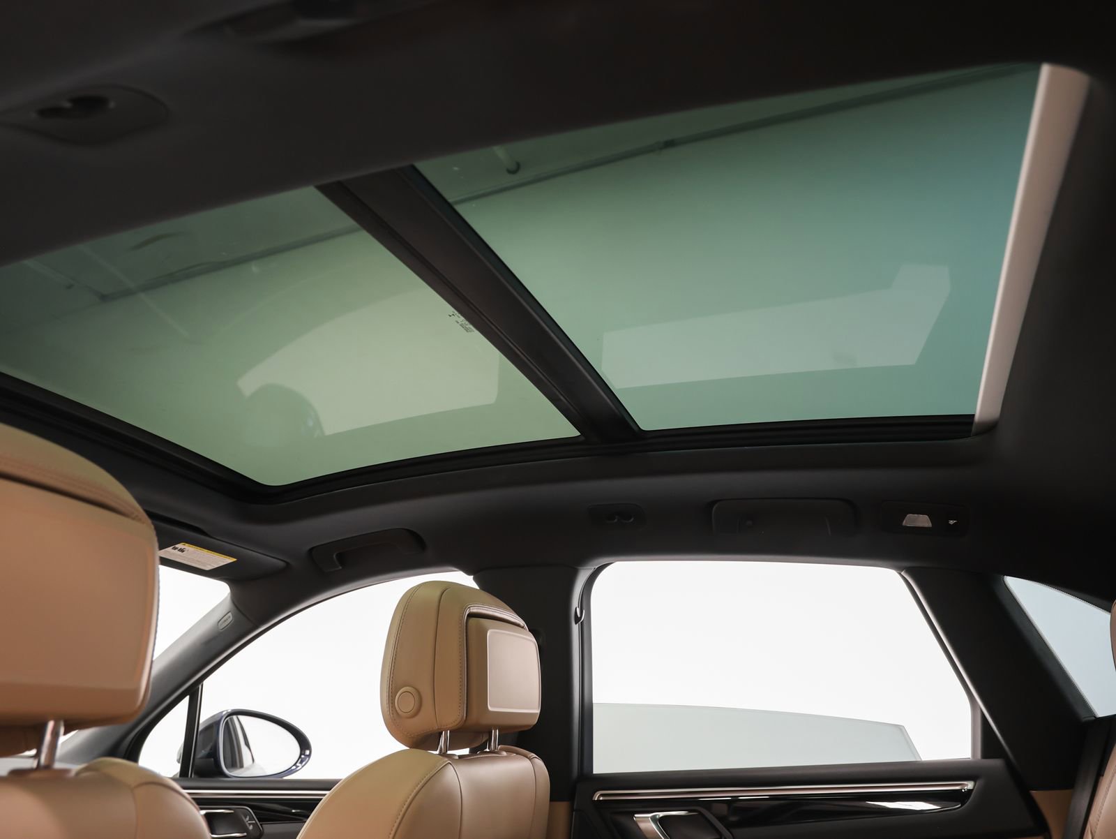 Used 2020 Porsche Macan image 37