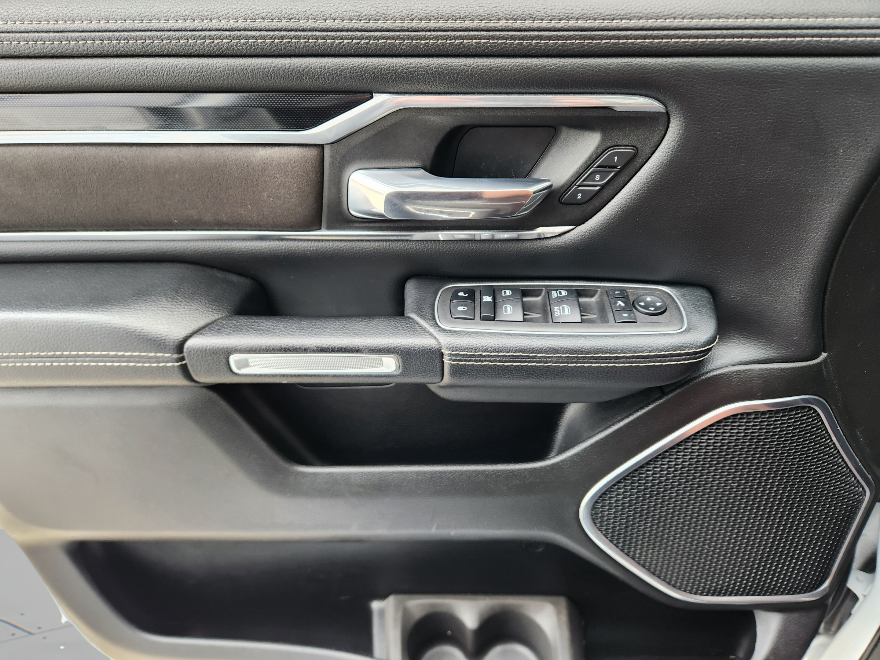 Used 2022 RAM 1500 Laramie w/ Sport Appearance Package RWD image 17