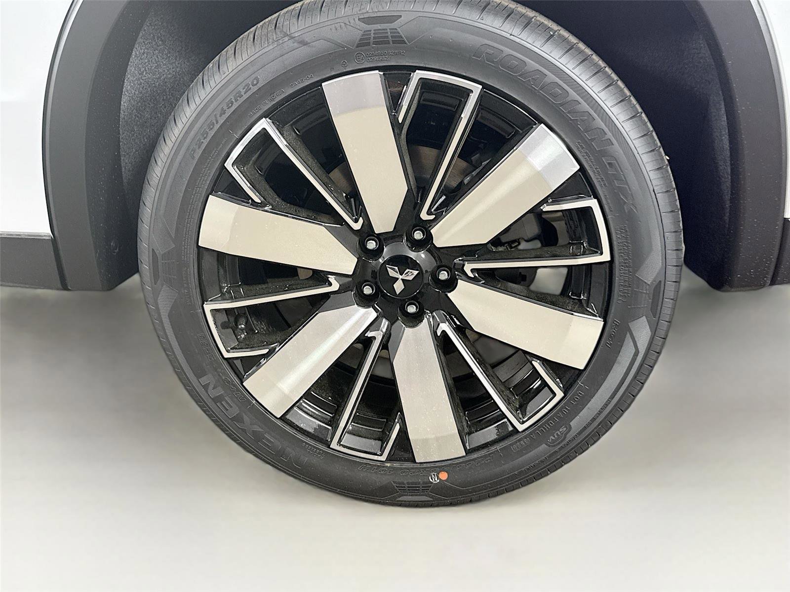 New 2026 Mitsubishi Outlander SE image 29