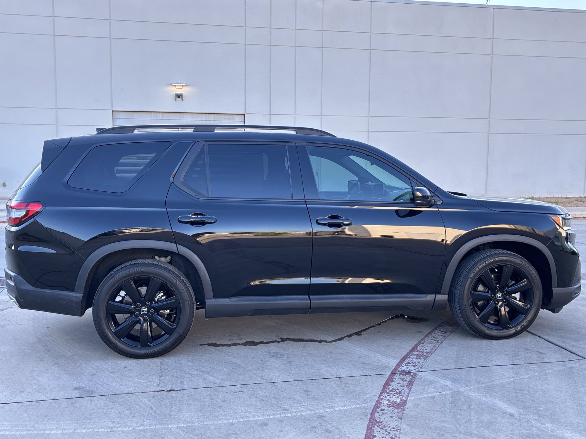 Certified 2025 Honda Pilot Black Edition image 7