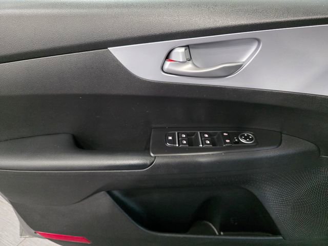 Used 2023 Kia Forte LXS image 10