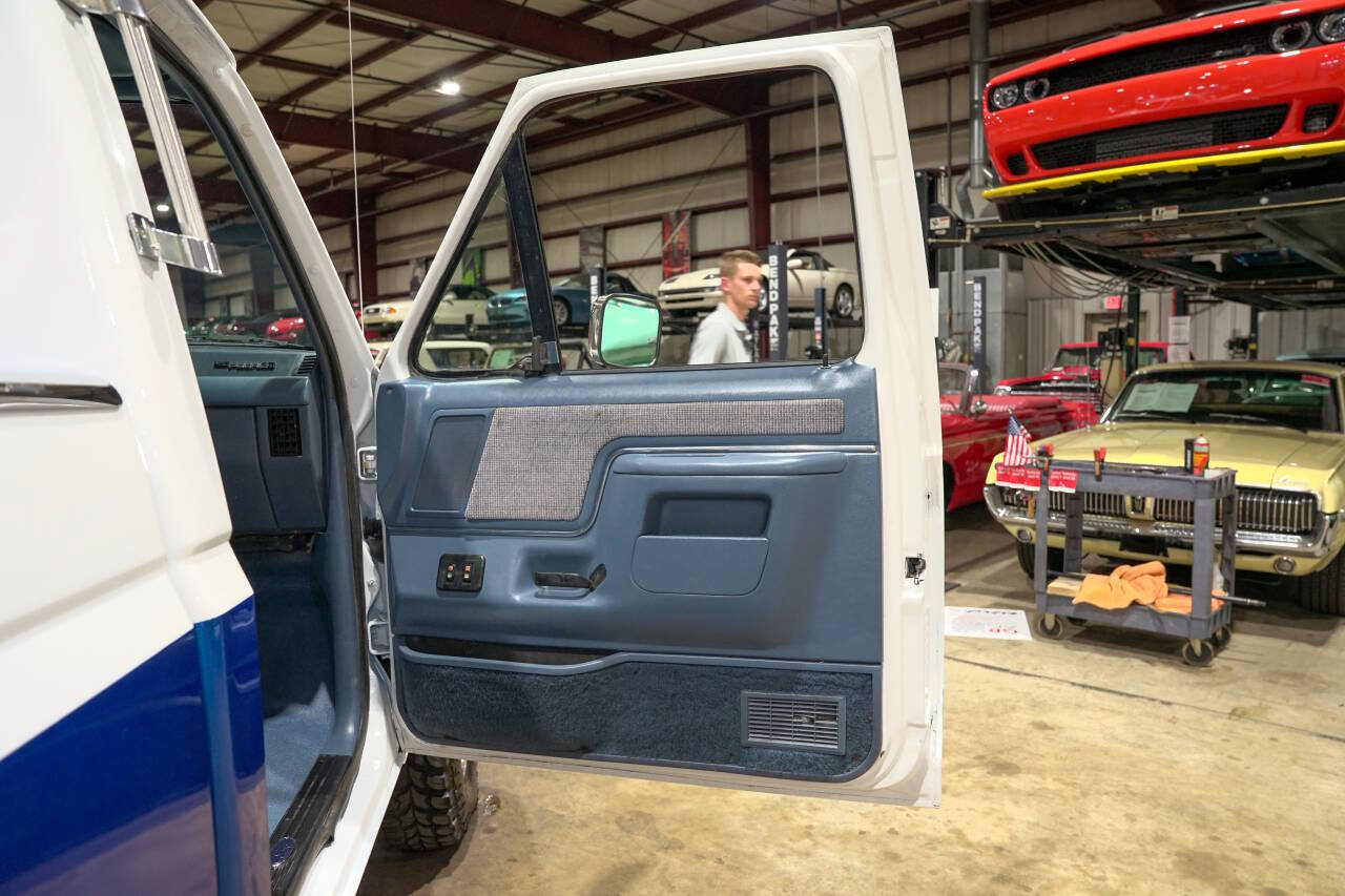 Used 1989 Ford F250 4x4 Regular Cab image 35
