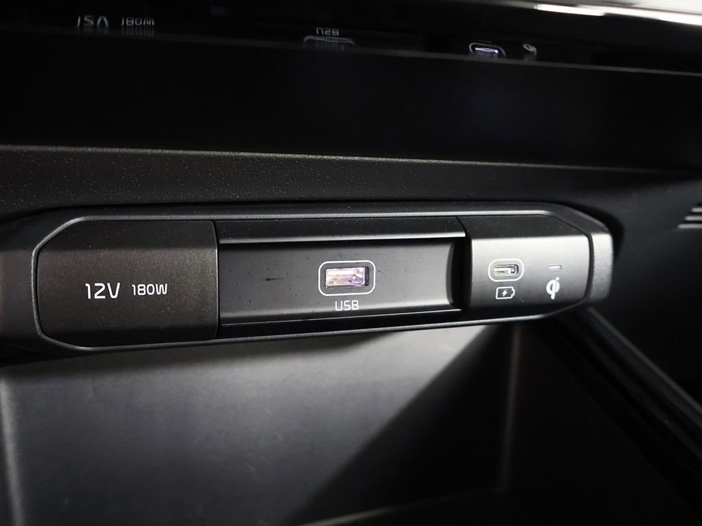 Used 2023 Kia Niro EX Touring image 58