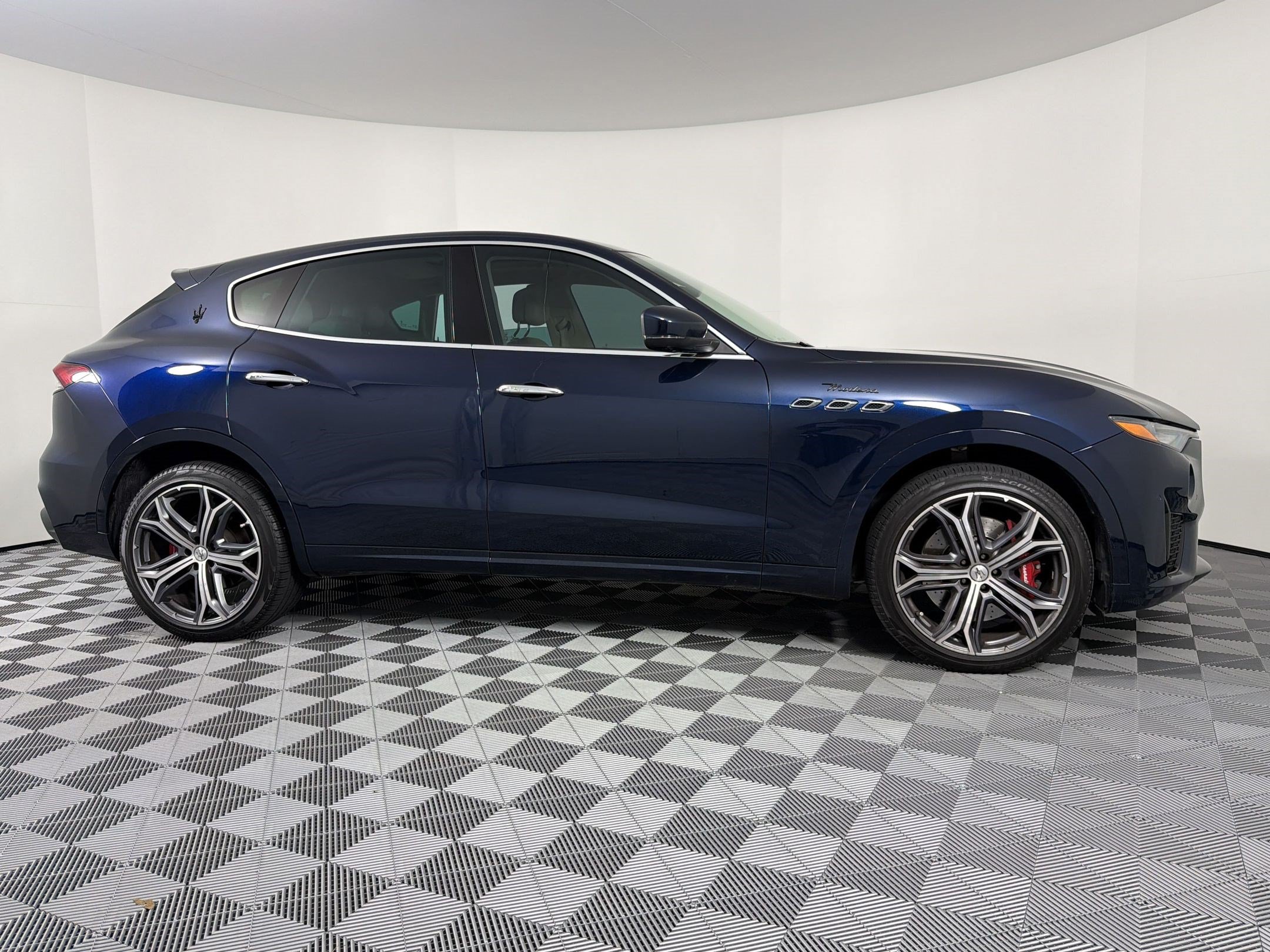 Used 2022 Maserati Levante Modena AWD/4WD image 11