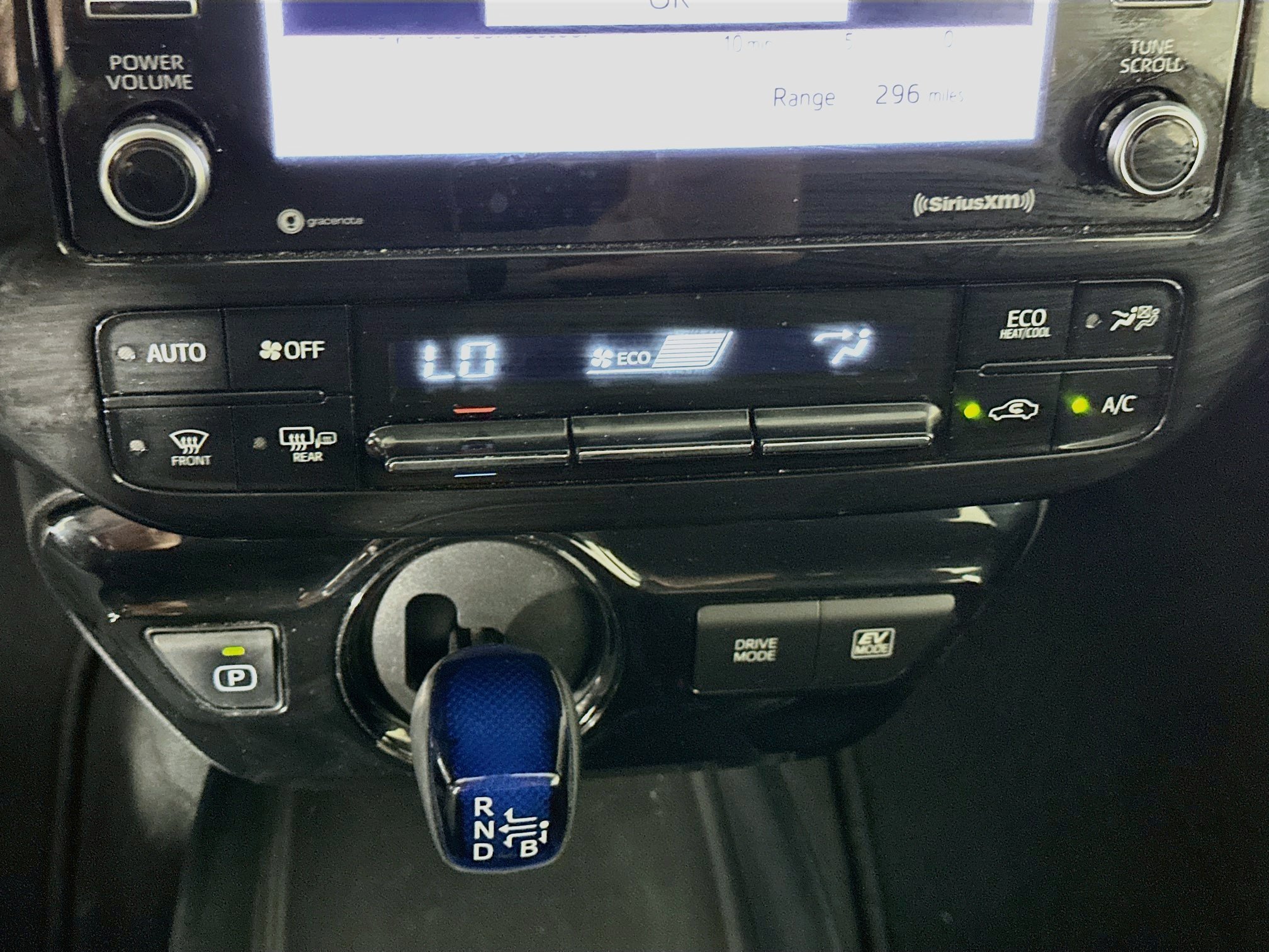 Used 2021 Toyota Prius LE w/ Carpet Mat Package (TMS) AWD/4WD image 24