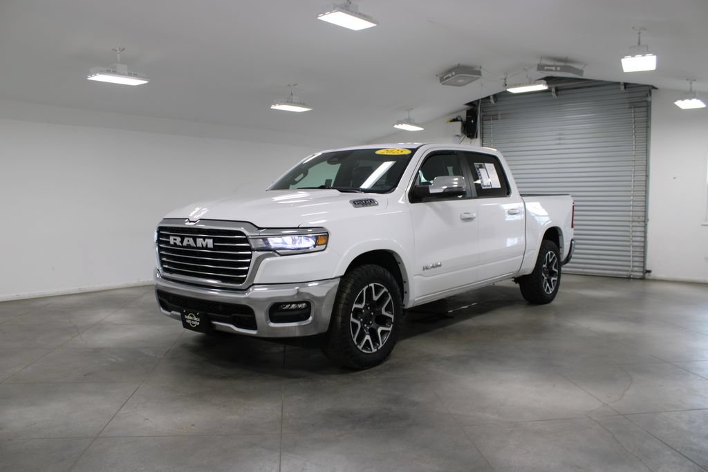 Used 2025 RAM 1500 Laramie AWD/4WD image 4