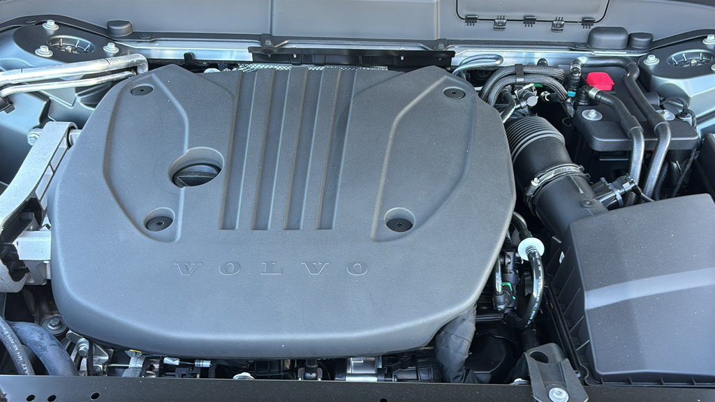 New 2027 Volvo XC60 B5 Plus AWD/4WD image 31