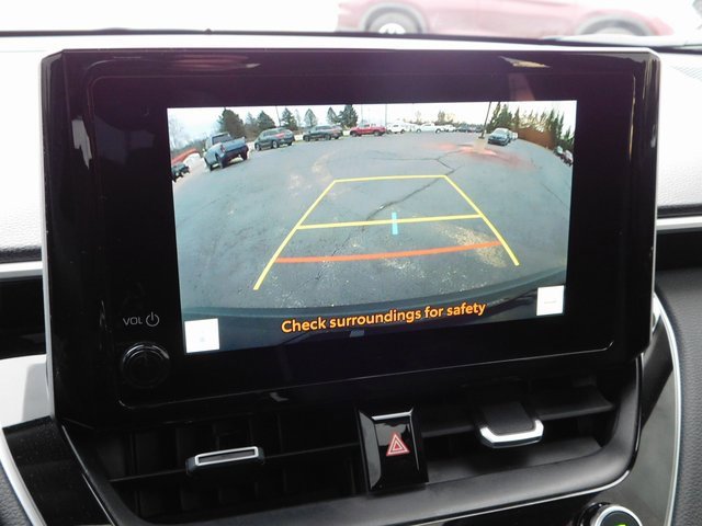 Used 2025 Toyota Corolla Cross XLE w/ Convenience Package image 34