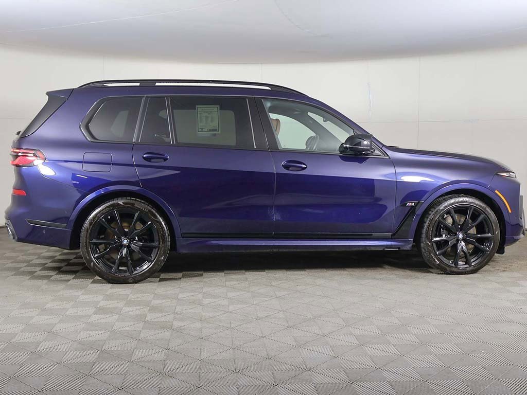 Used 2024 BMW X7 M60i image 21