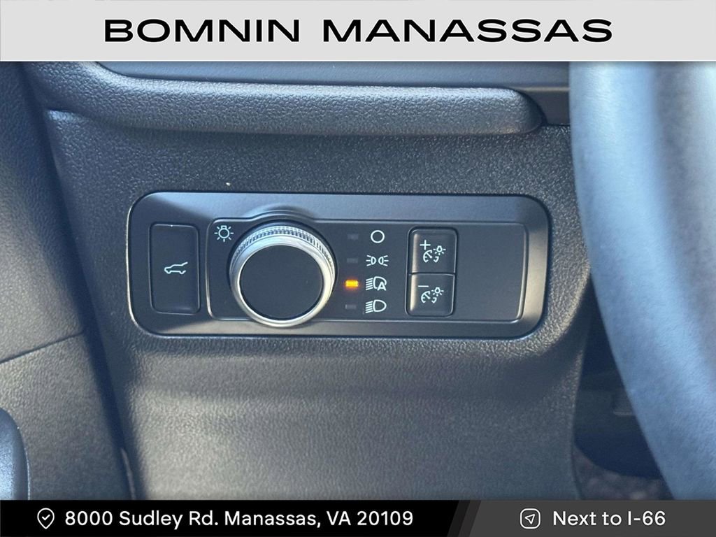 Used 2022 Ford Escape SE w/ SE Sport Appearance Package image 25