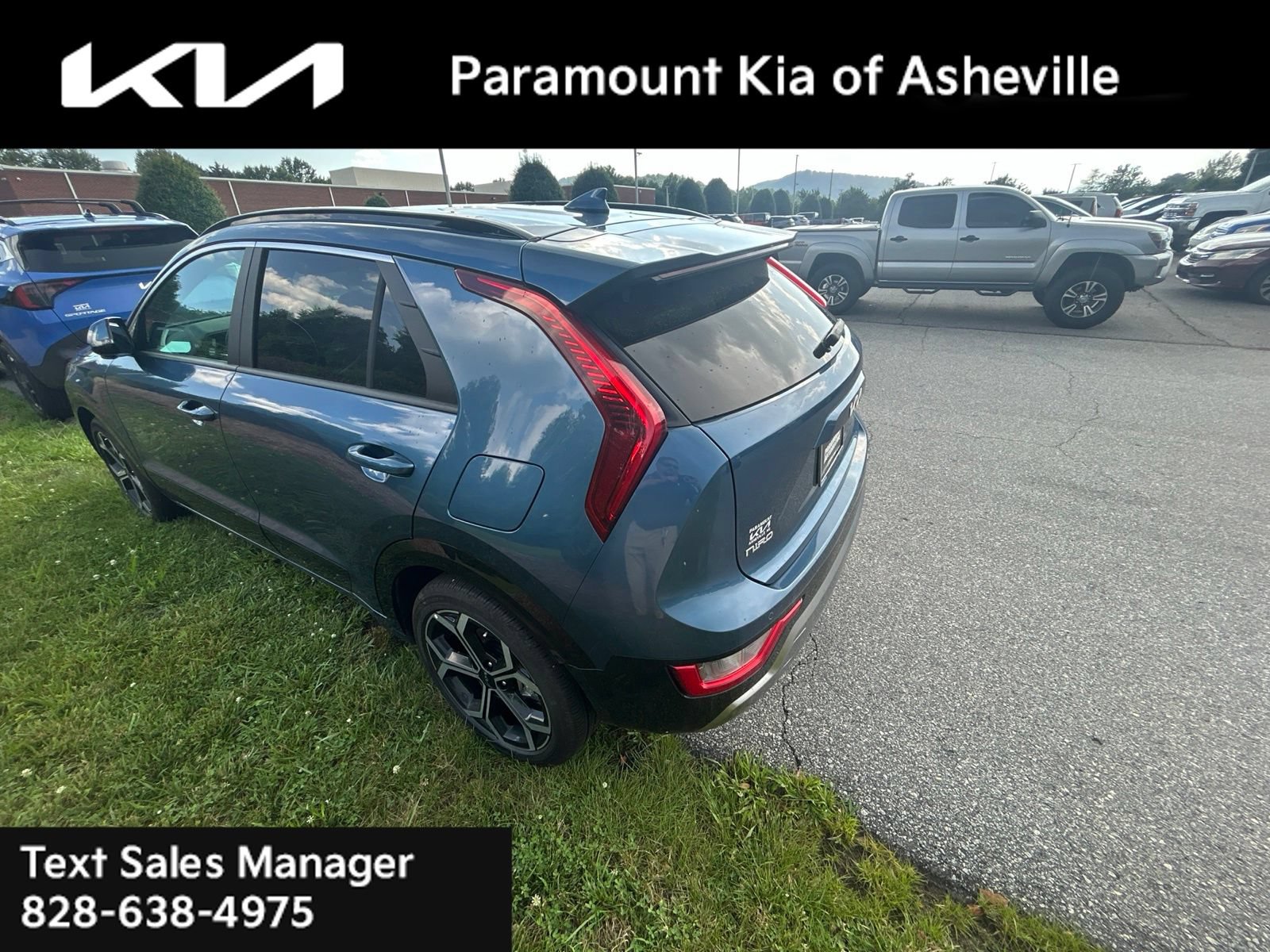 Certified 2025 Kia Niro EX Touring FWD image 8