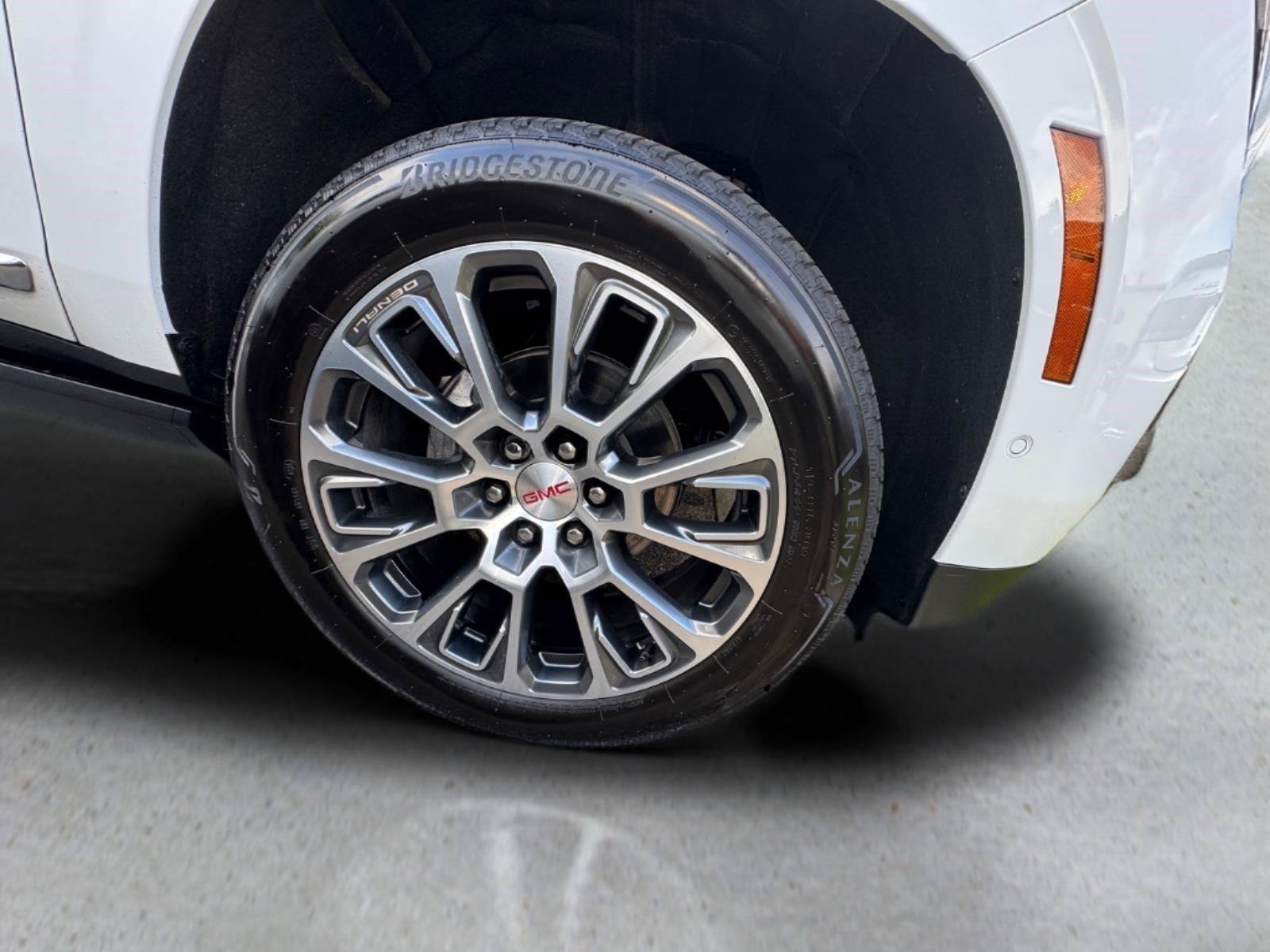Used 2026 GMC Yukon XL Denali w/ Sun & Power Step Package AWD/4WD image 8