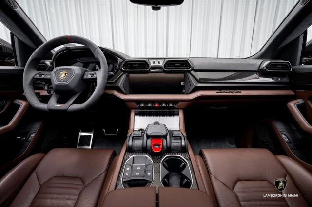Used 2025 Lamborghini Urus SE image 35