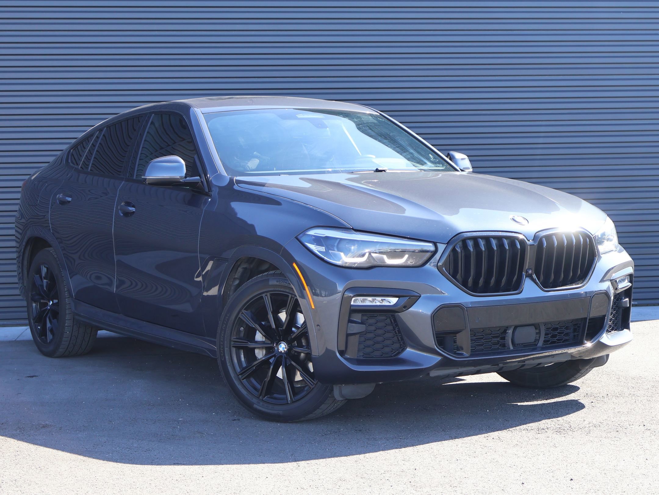 Used 2021 BMW X6 xDrive40i w/ M Sport Package AWD/4WD image 3