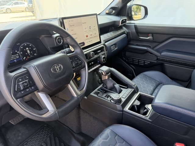Used 2025 Toyota 4Runner Platinum AWD/4WD image 28