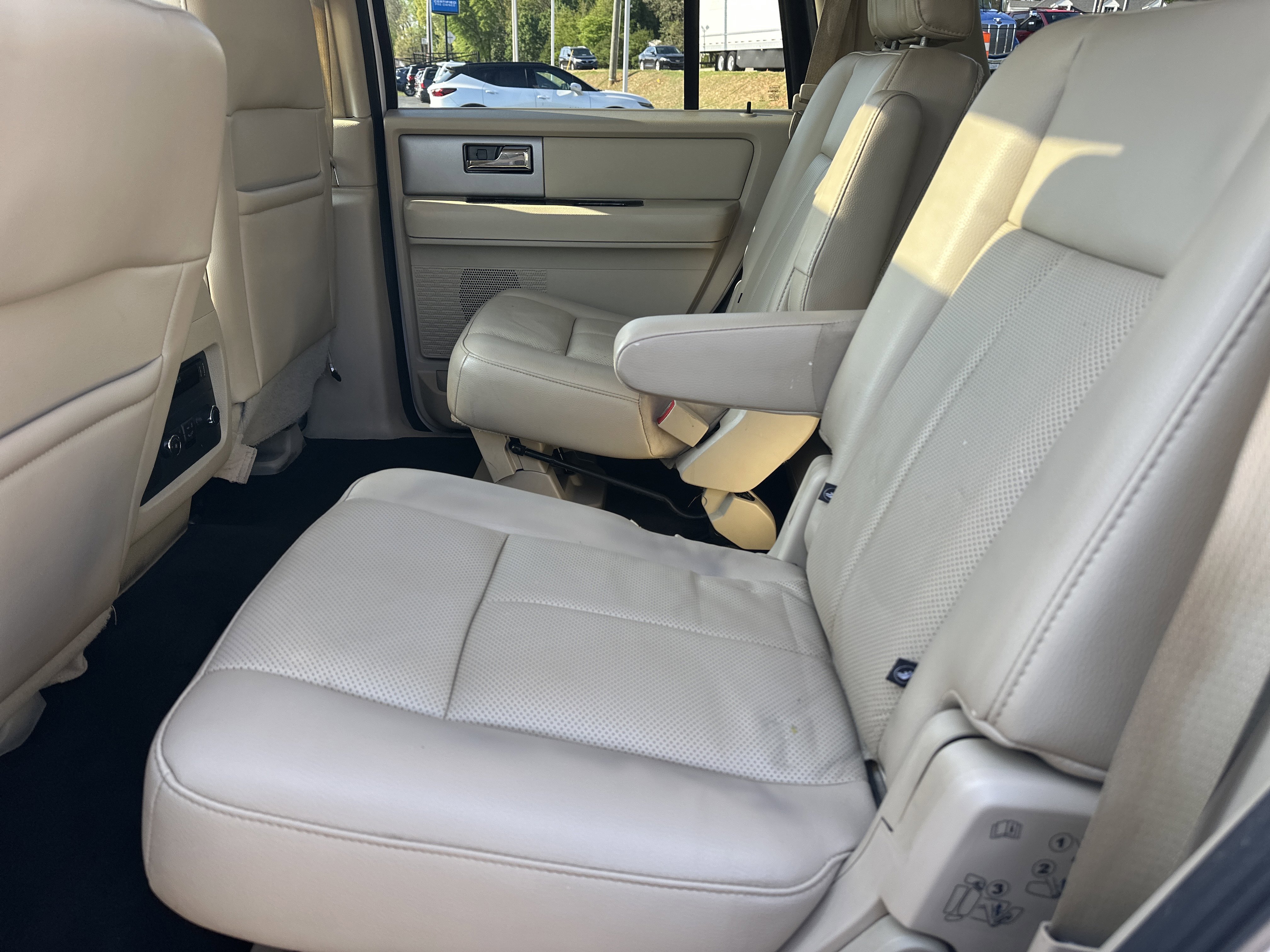 Used 2017 Ford Expedition Limited w/ Equipment Group 301A RWD image 21