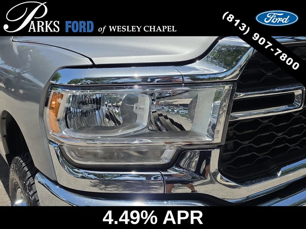 Used 2024 RAM 3500 Tradesman w/ Chrome Appearance Group AWD/4WD image 7