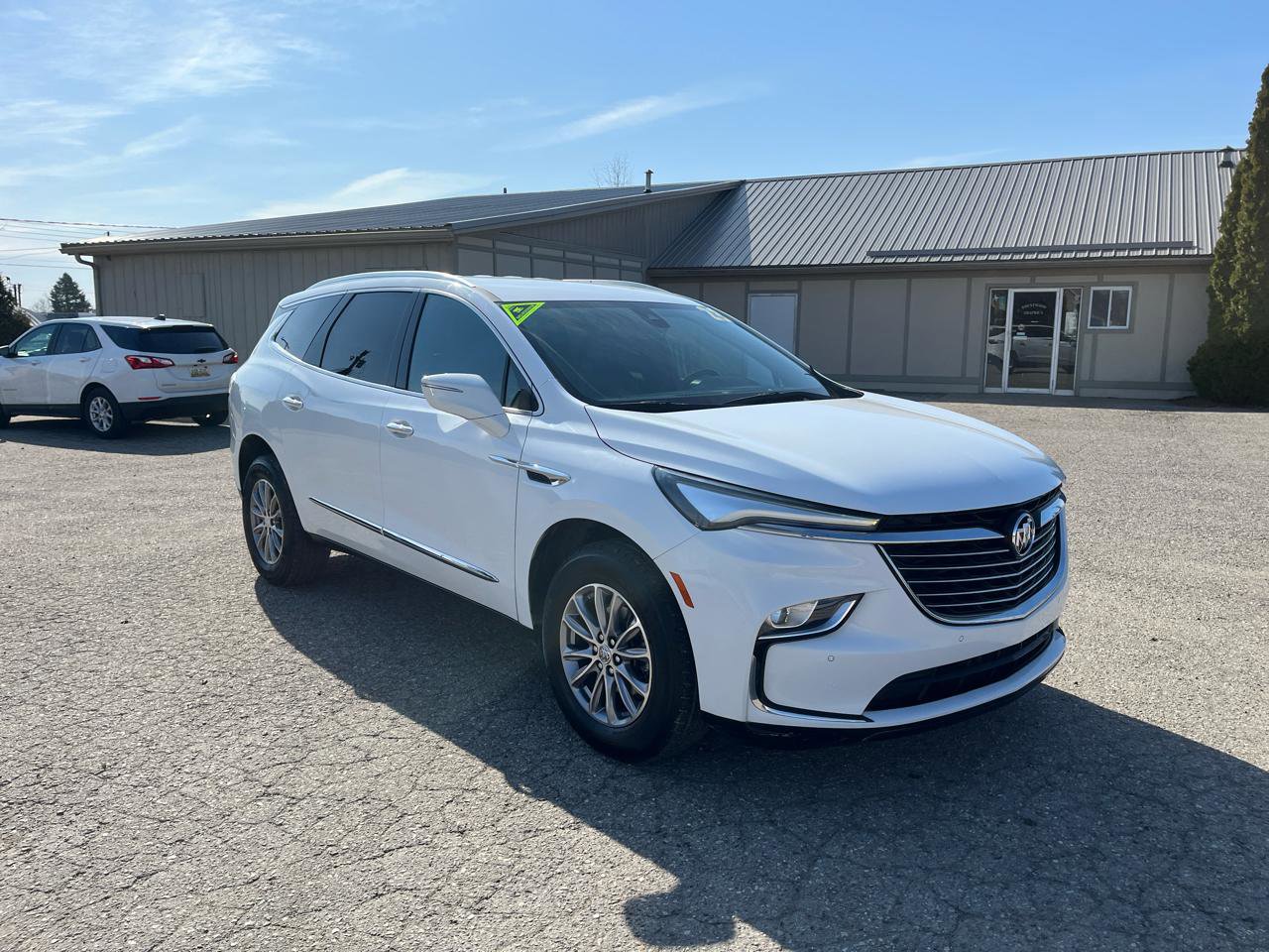 Used 2023 Buick Enclave Essence image 7