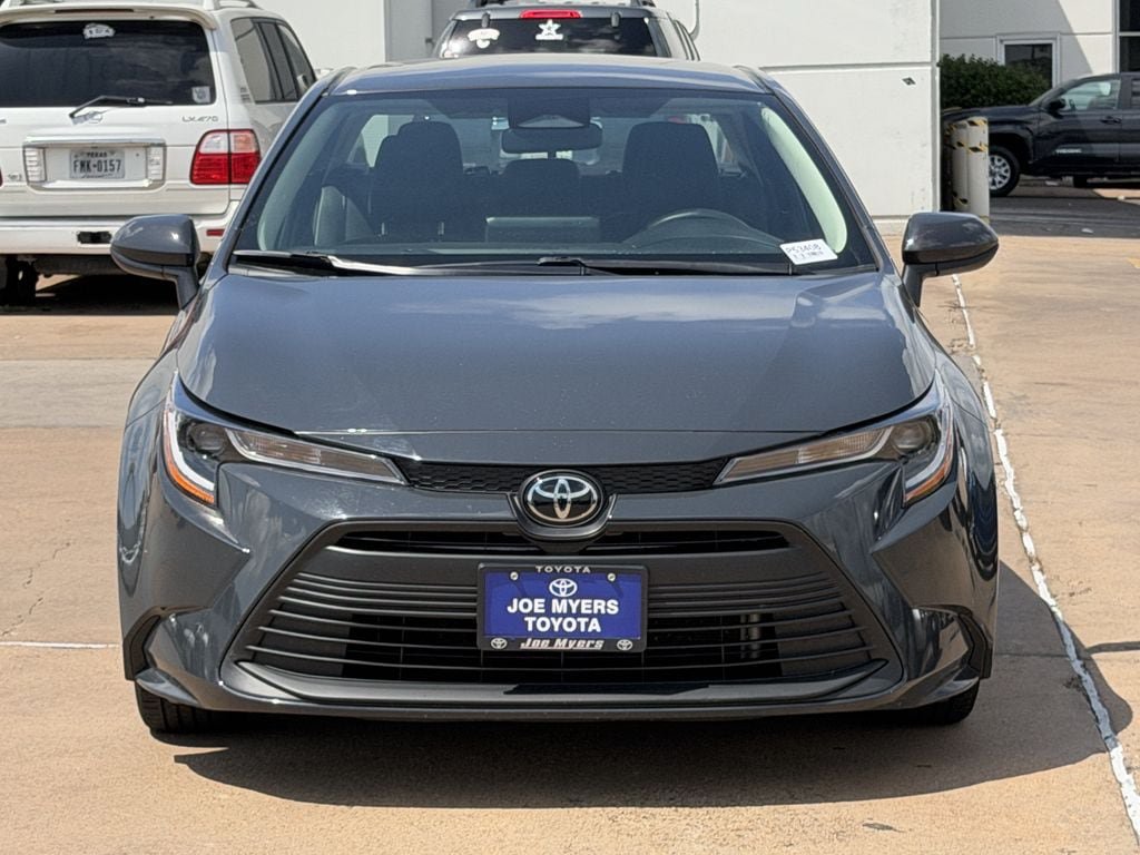 Used 2025 Toyota Corolla LE FWD image 3