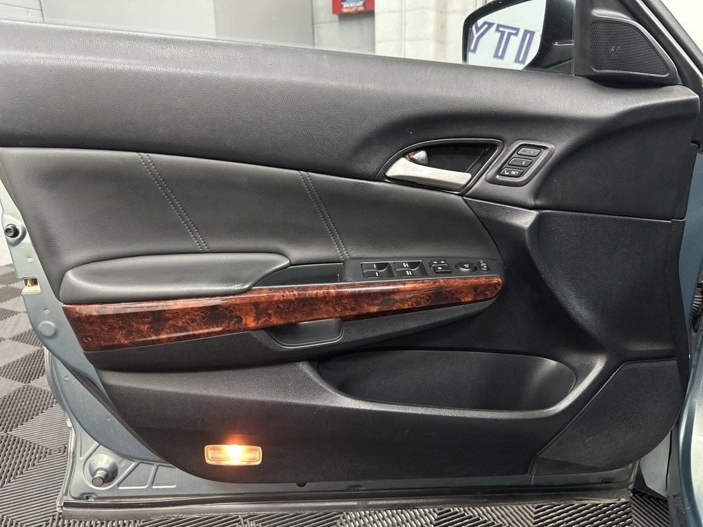 Used 2010 Honda Crosstour EX-L image 17