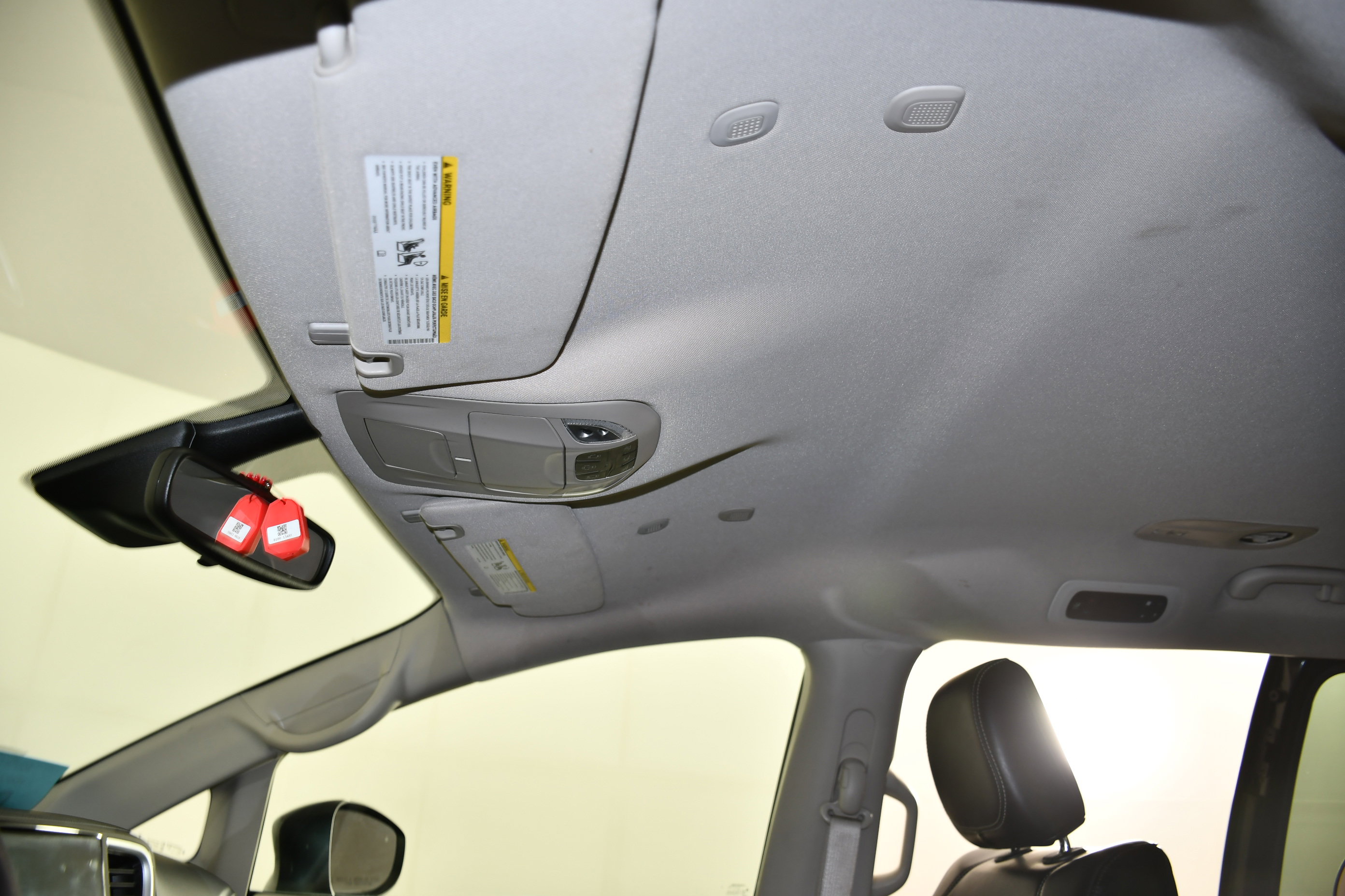 Used 2023 Chrysler Pacifica Touring-L image 39