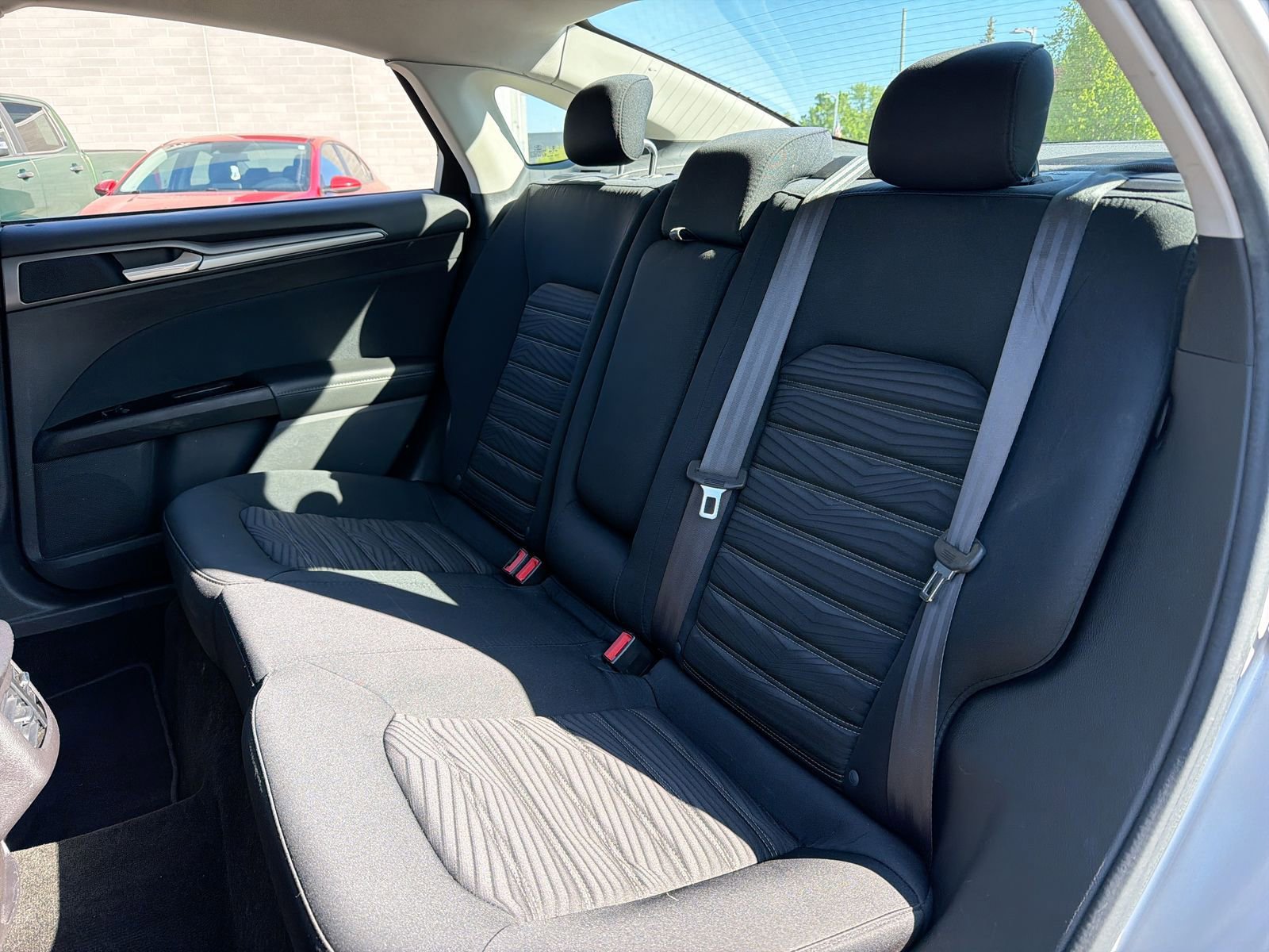 Used 2016 Ford Fusion SE FWD image 20