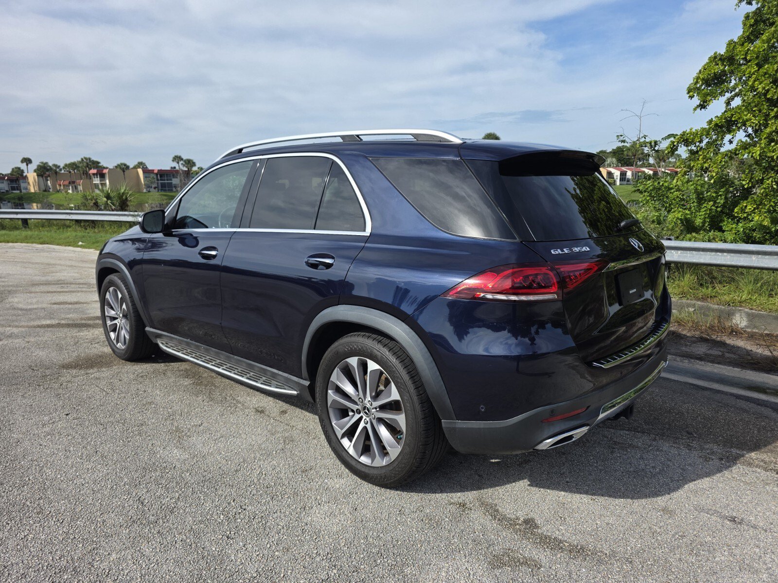 Used 2022 Mercedes-Benz GLE 350 4MATIC image 2