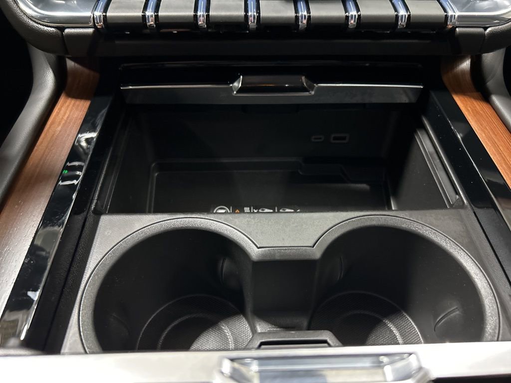 Used 2025 GMC Yukon XL Denali w/ LPO, Floor Liner Package image 28