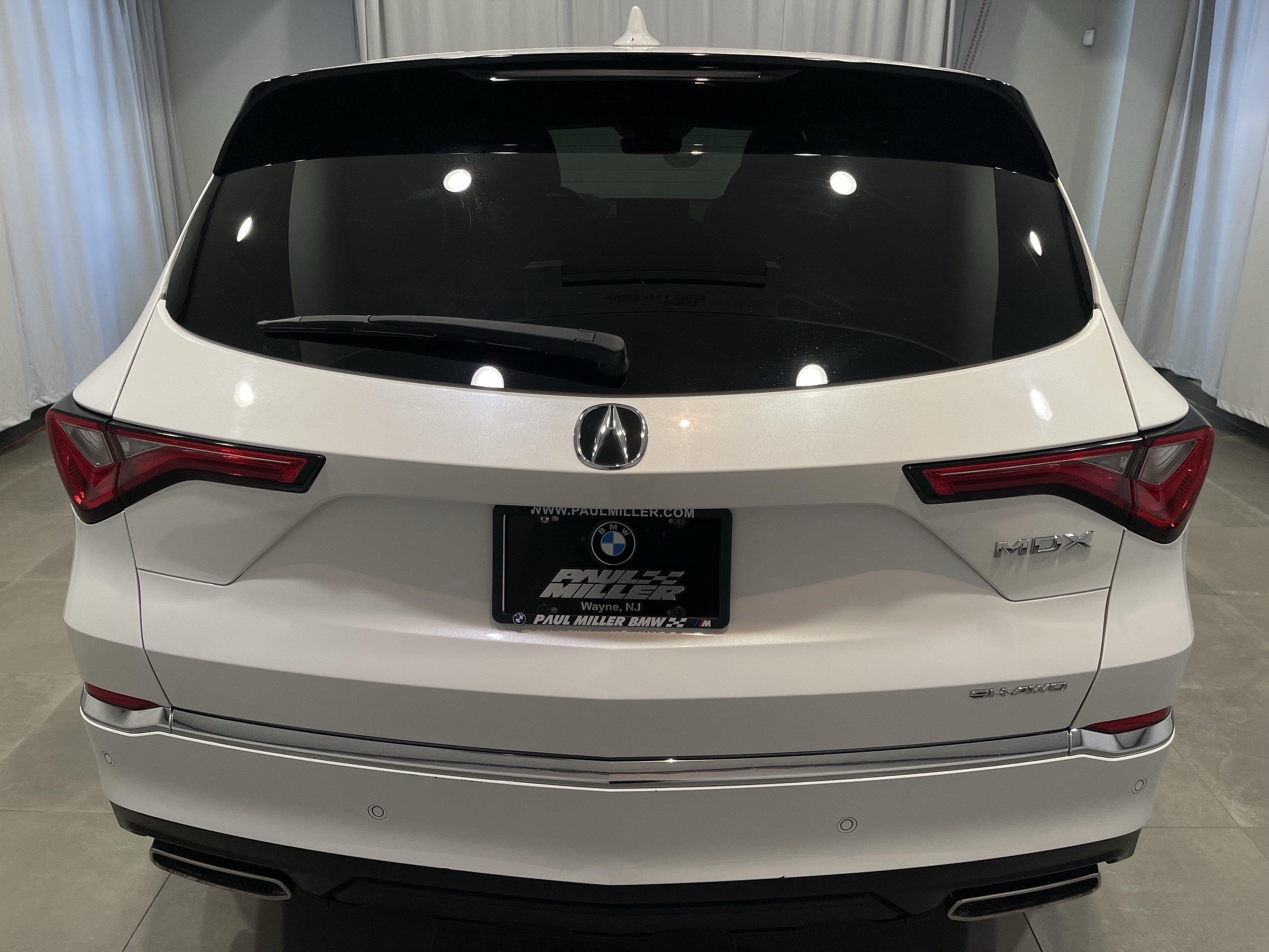Used 2023 Acura MDX w/ Technology Package AWD/4WD image 4