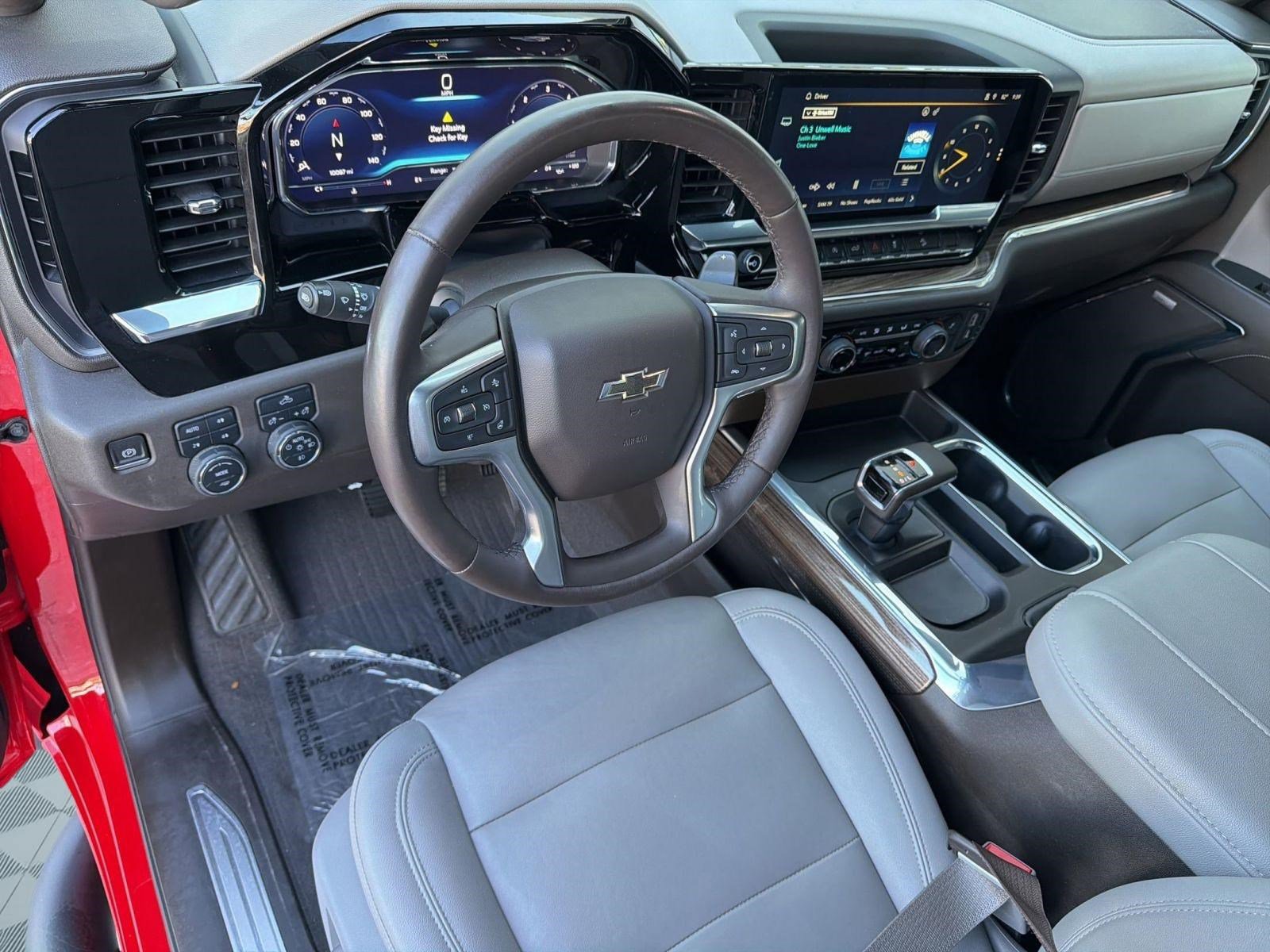 Used 2023 Chevrolet Silverado 1500 LT Trail Boss AWD/4WD image 4
