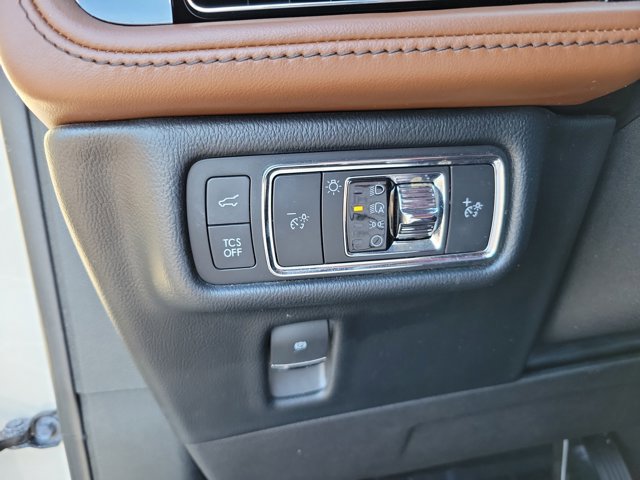 Used 2022 Lincoln Nautilus Reserve image 27