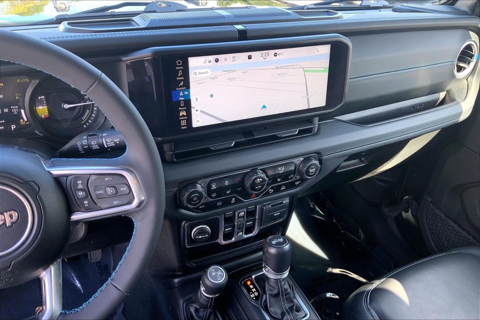 Used 2024 Jeep Wrangler High Altitude AWD/4WD image 6