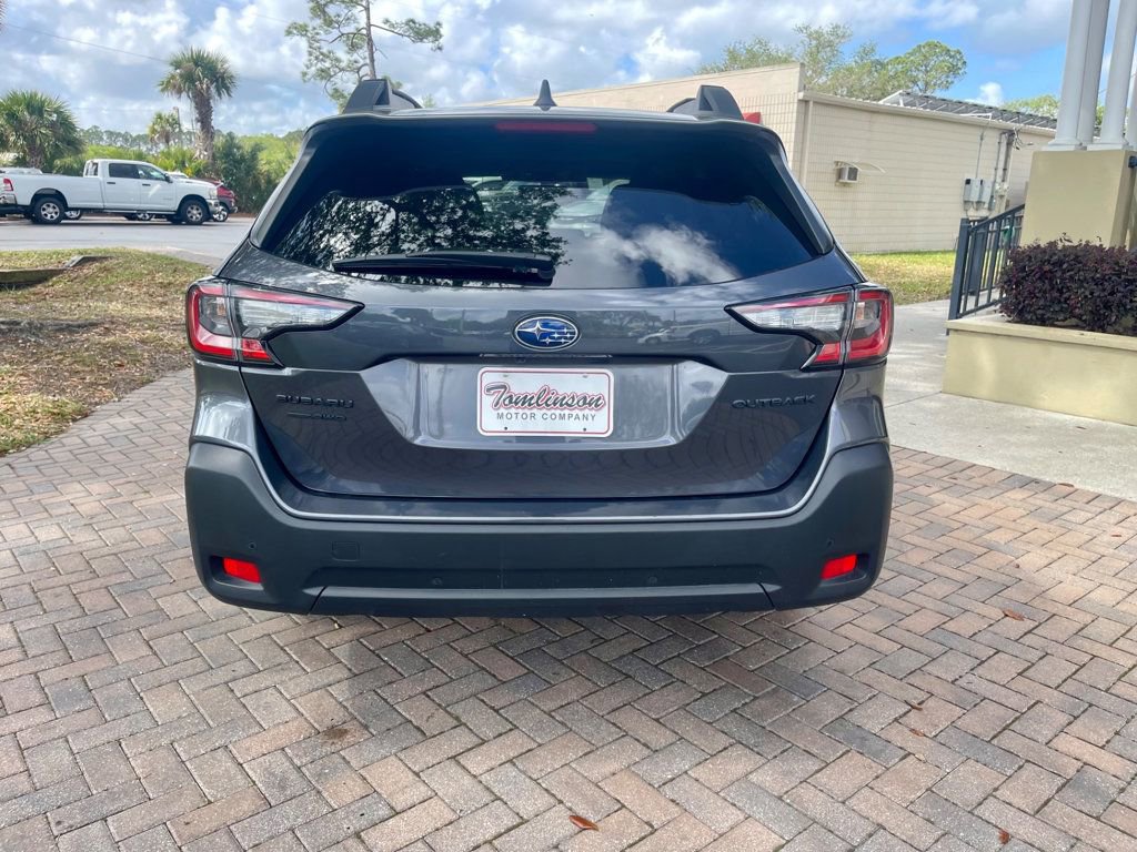 Used 2025 Subaru Outback Onyx Edition image 4