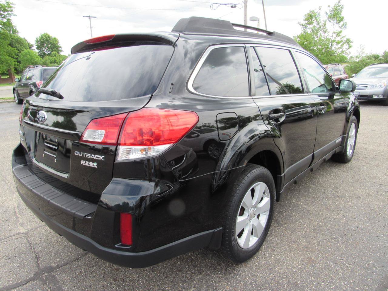 Used 2011 Subaru Outback 2.5i Premium AWD/4WD image 22